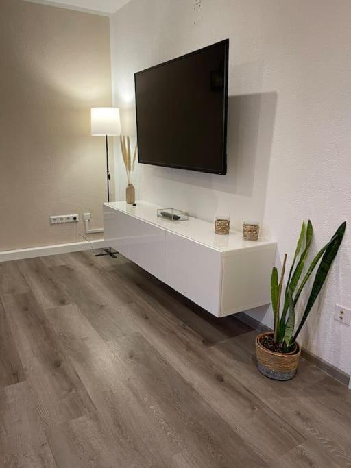 Stadtnah & Chic - Ihringshausen Retreat Apartment *